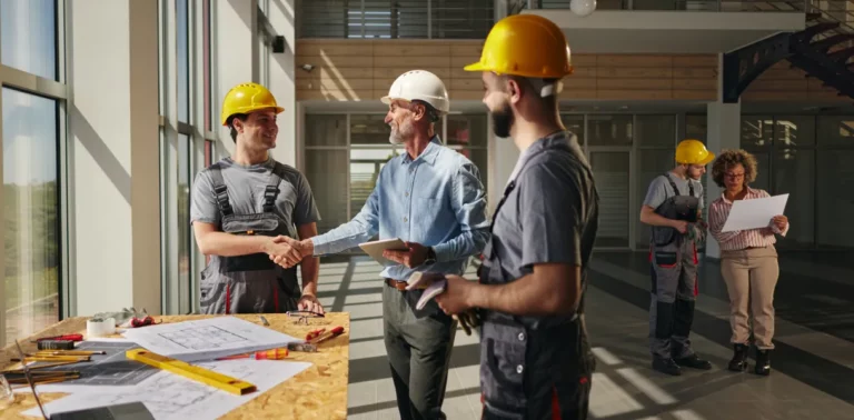 Field Service Management vs. Construction Management Key Differences Explained