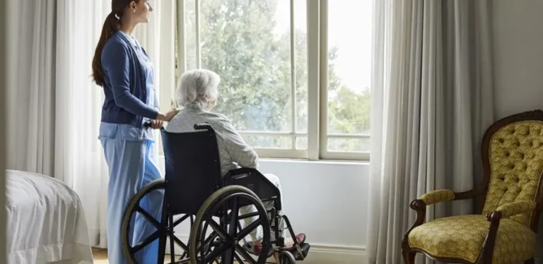 How Are Modern Home Care Services Adapting to Family Needs