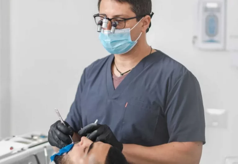 From Eye Strain to Accuracy The Hidden Benefits of Wearing Surgical Loupes